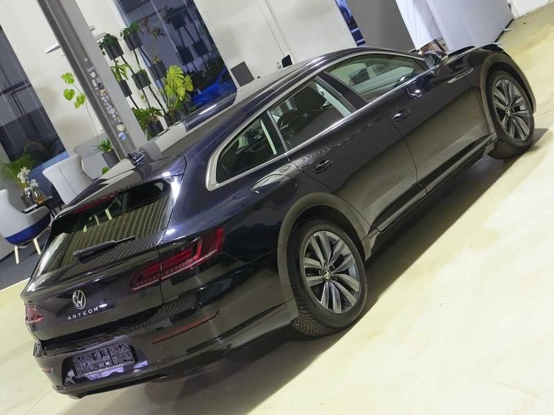 Gebraucht VW Arteon 150 PS (110 kW) 2023 Deep black pearlescent Kombi