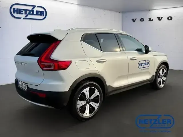 Gebraucht Volvo XC40 Plus 82 PS (60 kW) 2023 Weiss SUV
