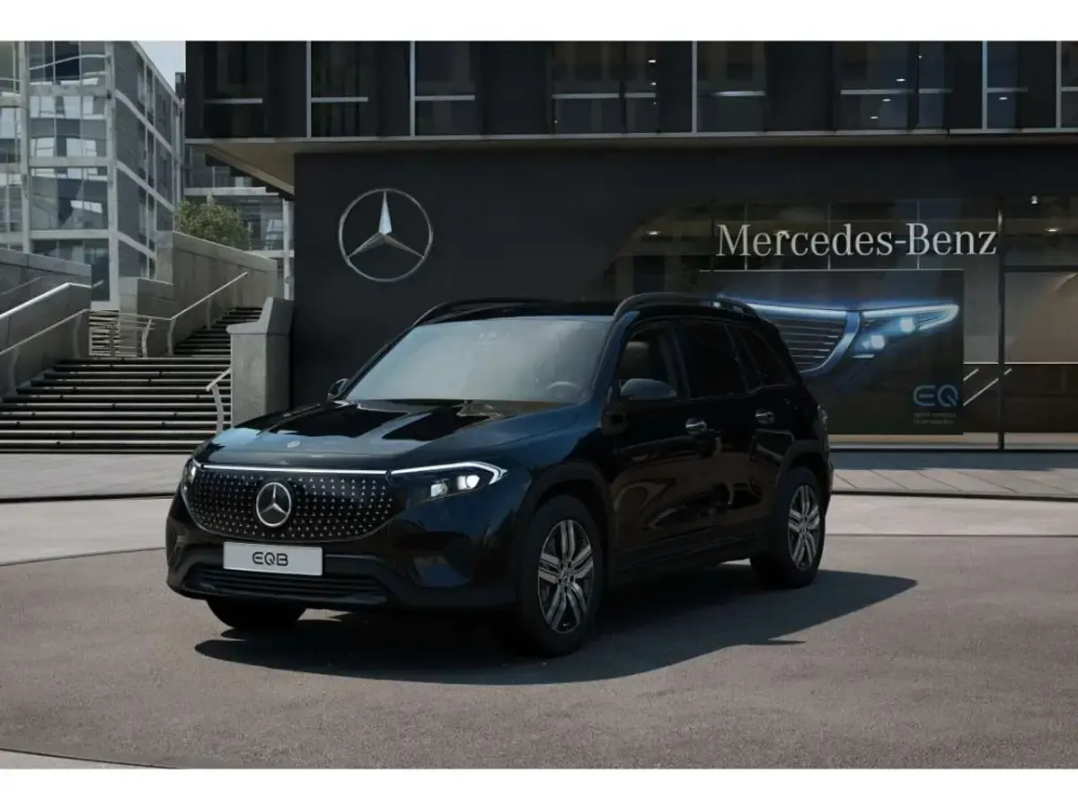 Gebraucht Mercedes EQB300 Night 167 kW (228 PS) 2025 Metalliclack kosmosschwarz SUV