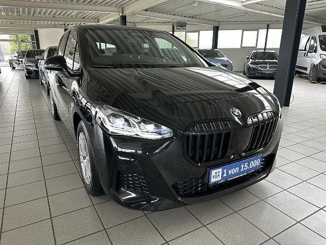 Schwarz Gebraucht 2023 BMW 220 Active Tourer M Sport Van / Kleinbus | 32.200 € (Etwas zu teuer) - Bild 1/4