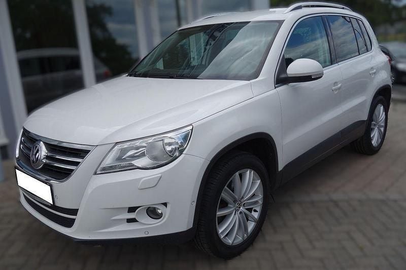 Weiß Gebraucht 2011 VW Tiguan Team SUV | 10.200 € (Etwas zu teuer) - Bild 1/4