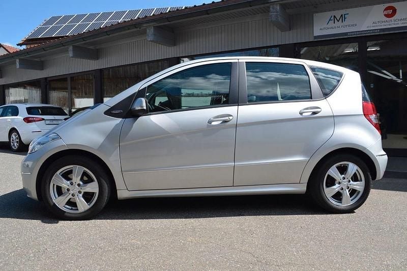 Usata Mercedes A200 136 CV (100 kW) 2011 Argento Berlina