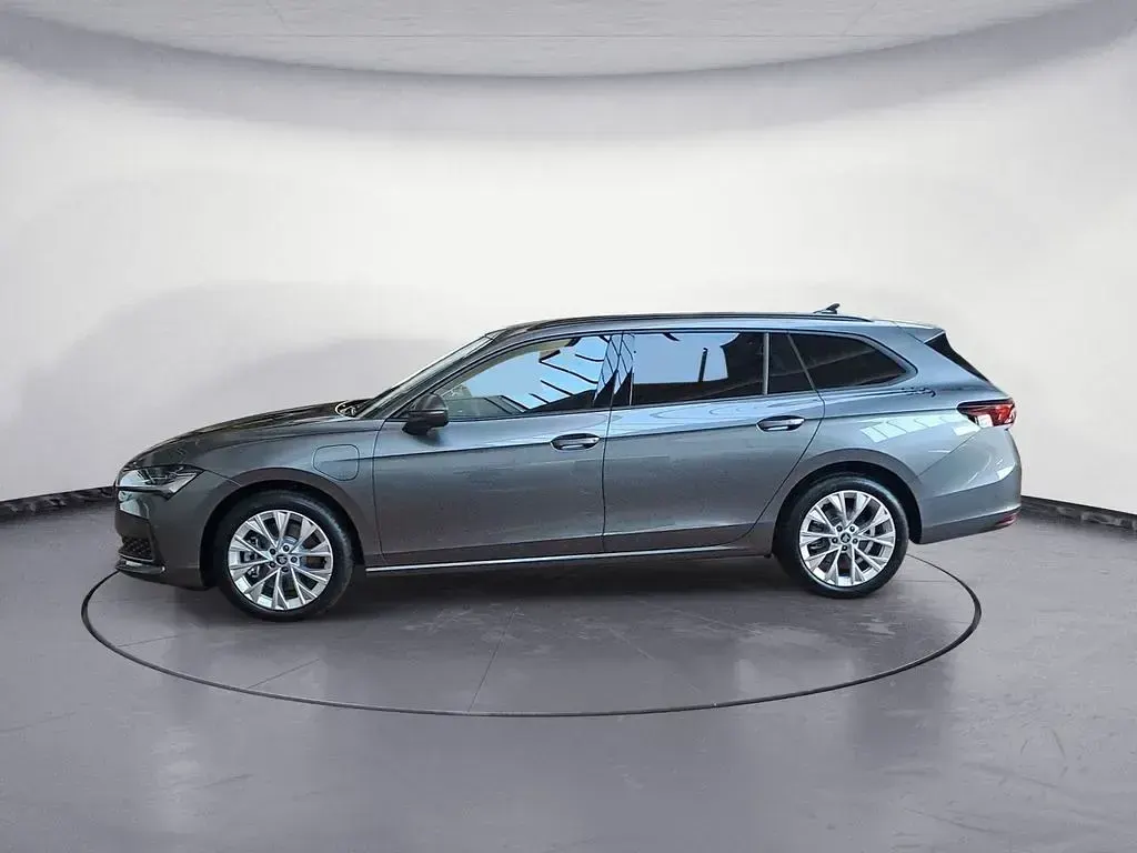 Gebraucht Skoda Superb Selection 204 PS (150 kW) 2025 Grau Kombi