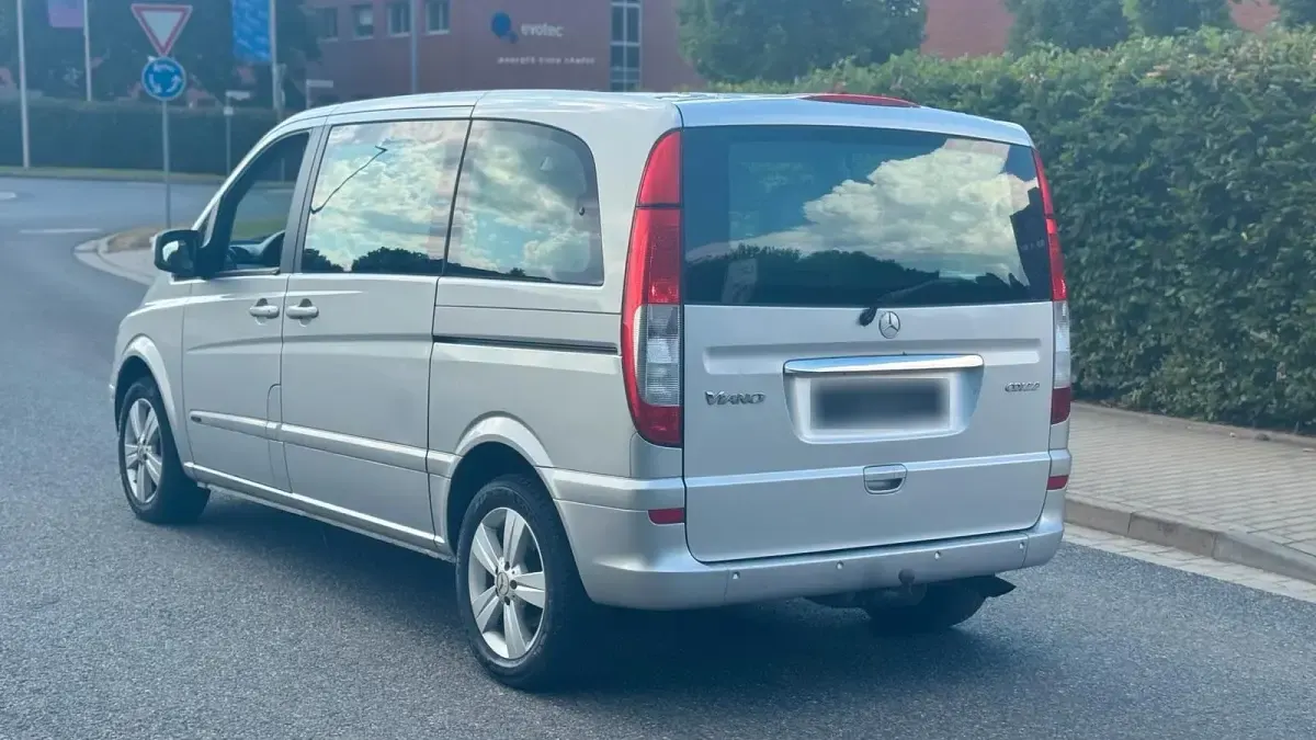 Gebraucht Mercedes Viano 150 PS (110 kW) 2009 Silber Van / Kleinbus