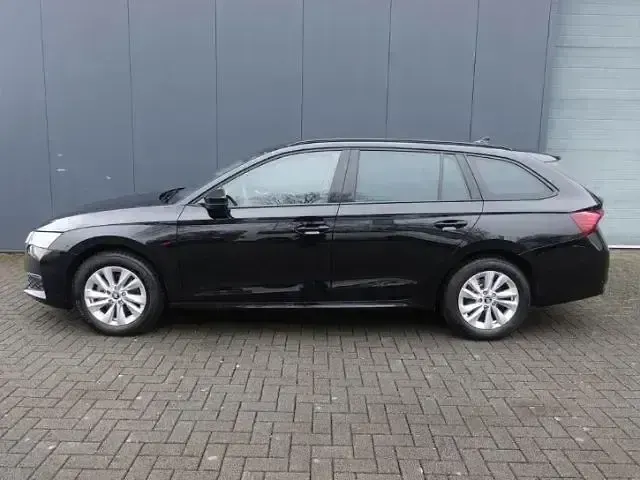 Gebraucht Skoda Octavia Selection 150 PS (110 kW) 2025 Grau Kombi