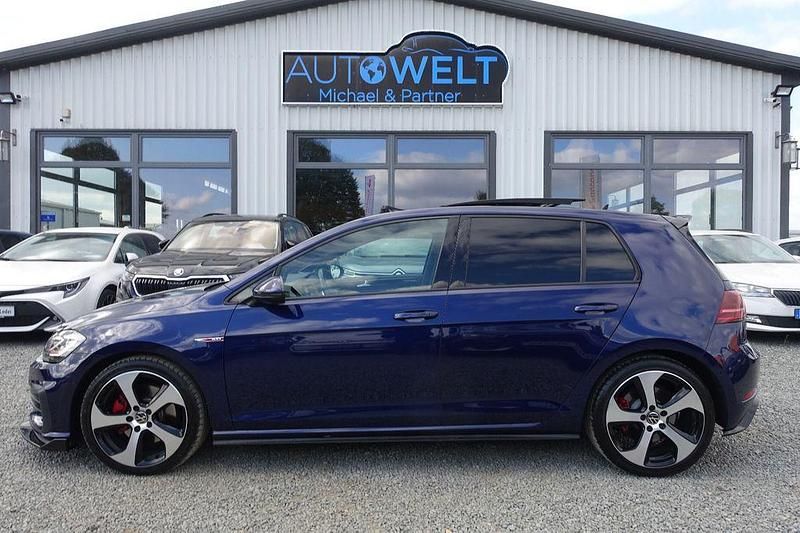 Blau Gebraucht 2017 VW Golf VII GTI Limousine | 18.990 € (Fairer Preis) - Bild 1/4