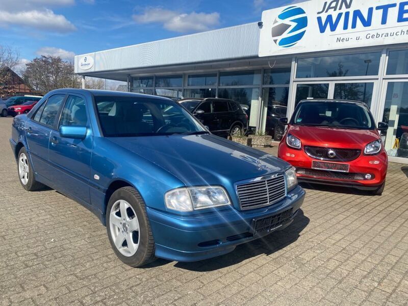 Blau Gebraucht 2000 Mercedes C180 Classic Limousine | 3.999 € - Bild 1/4