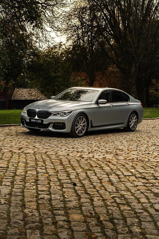 Gebraucht BMW 740 Executive 326 PS (239 kW) 2017 Grau Limousine