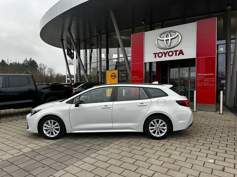 Gebraucht Toyota Corolla Business Edition 140 PS (102 kW) 2025 Grau Kombi