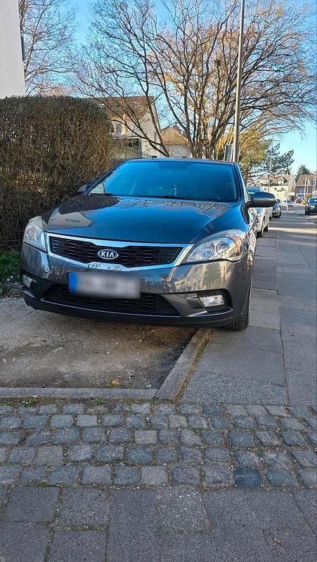 Gebraucht Kia Ceed 80 PS (58 kW) 2010 Grau Kleinwagen