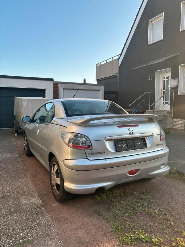 Silber Gebraucht 2004 Peugeot 206 CC Cabrio | 1.600 € - Bild 1/3