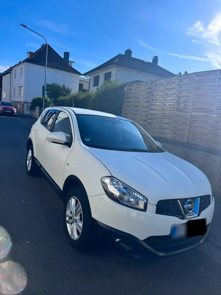 Gebraucht Nissan Qashqai 130 PS (95 kW) 2011 Weiß SUV