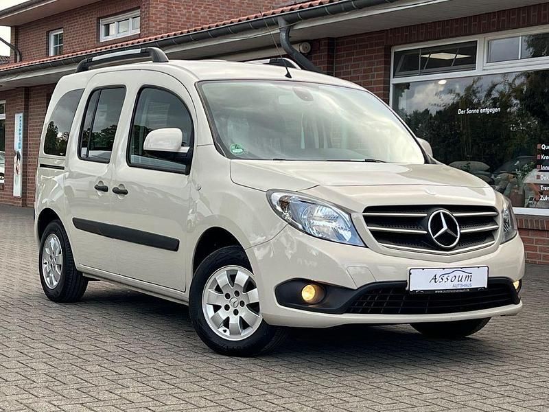 Grau Gebraucht 2015 Mercedes Citan 109 Kombi | 6.999 € (Fairer Preis) - Bild 1/4