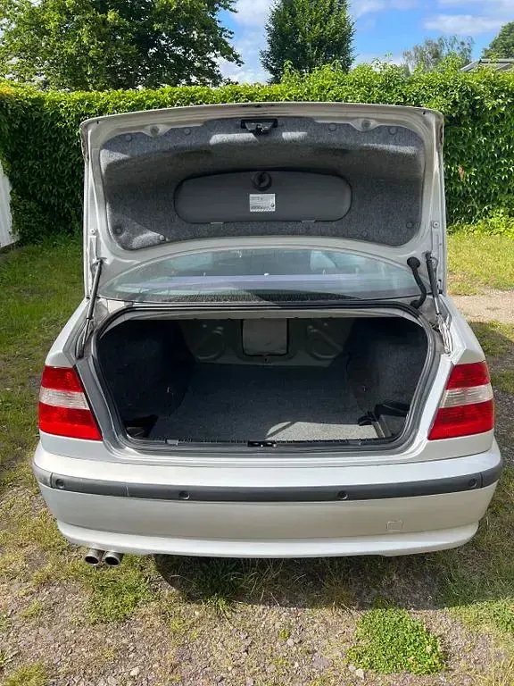 Gebraucht BMW 320 Performance 170 PS (125 kW) 2006 Silber Limousine