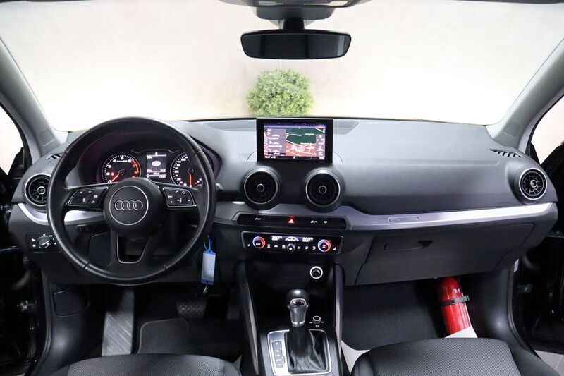 Gebraucht Audi Q2 Sport 150 PS (110 kW) 2017 Mythosschwarz SUV