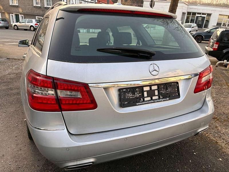 Gebraucht Mercedes E300 Avantgarde 231 PS (169 kW) 2011 Silber Kombi