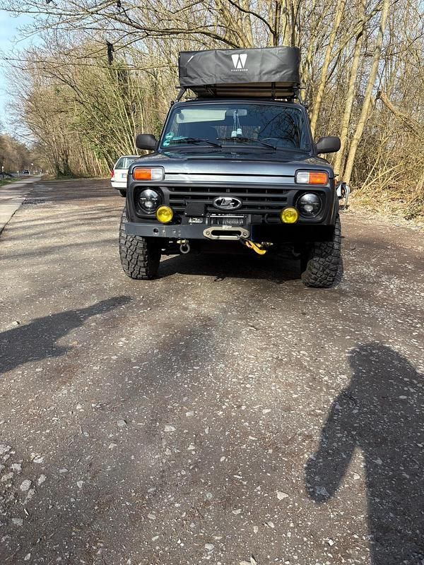 Gebraucht Lada Urban 83 PS (61 kW) 2018 Andere farben SUV