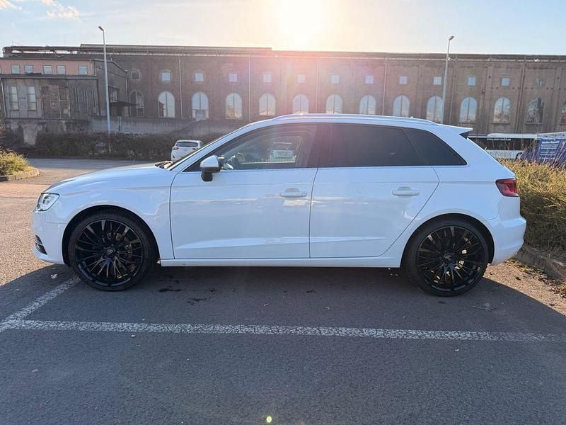 Gebraucht Audi A3 Ambiente 150 PS (110 kW) 2014 Weiß Limousine