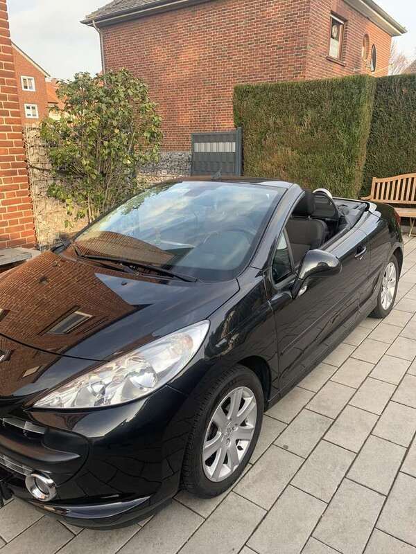 Schwarz Gebraucht 2007 Peugeot 207 CC Cabrio | 4.000 € (Fairer Preis) - Bild 1/4