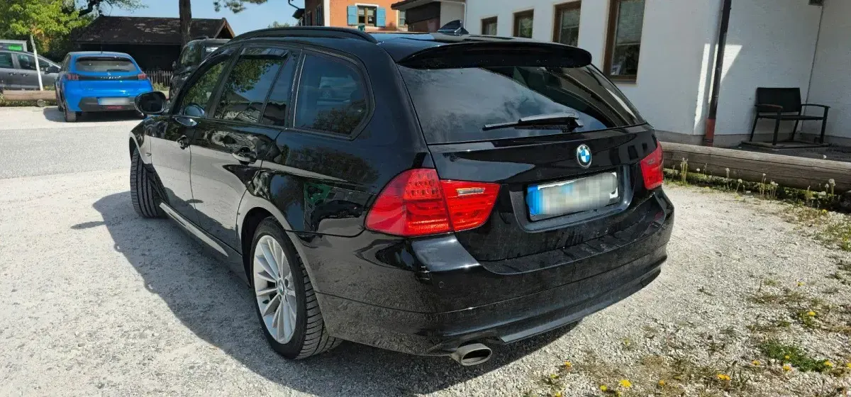 Używany BMW 320 Exclusive 184 KM (135 kW) 2012 Czarny Kombi