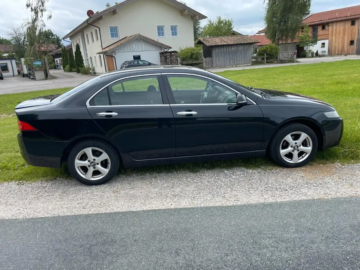 Gebraucht Honda Accord 140 PS (102 kW) 2004 Schwarz Limousine