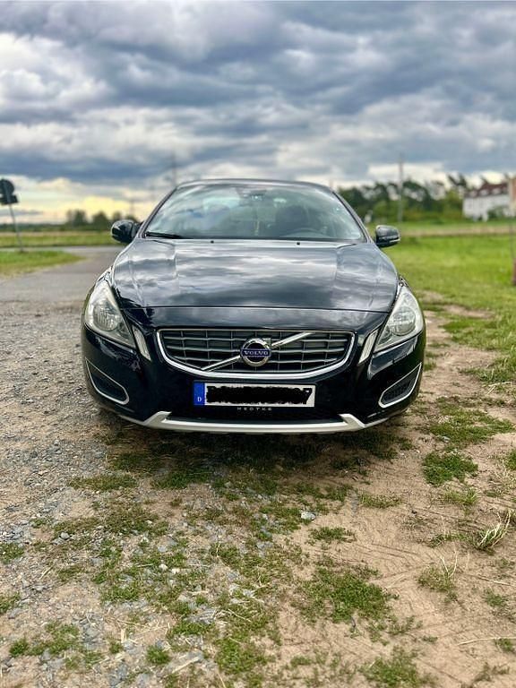 Schwarz Gebraucht 2011 Volvo S60 R-Design Limousine | 6.000 € (Fairer Preis) - Bild 1/4