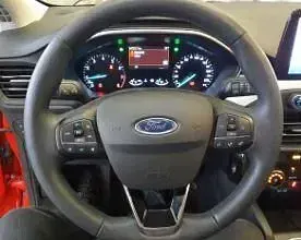 Gebraucht Ford Focus 125 PS (91 kW) 2022 Rot Limousine