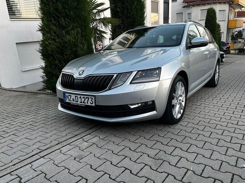 Silber Gebraucht 2017 Skoda Octavia Limousine | 13.500 € (Etwas zu teuer) - Bild 1/4