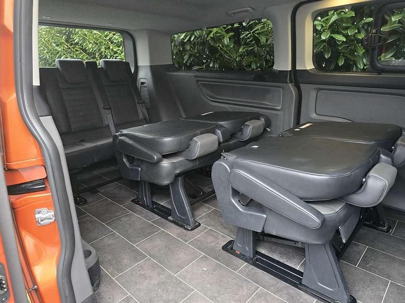 Gebraucht Ford Tourneo Titanium X 170 PS (125 kW) 2018 Orange Van / Kleinbus