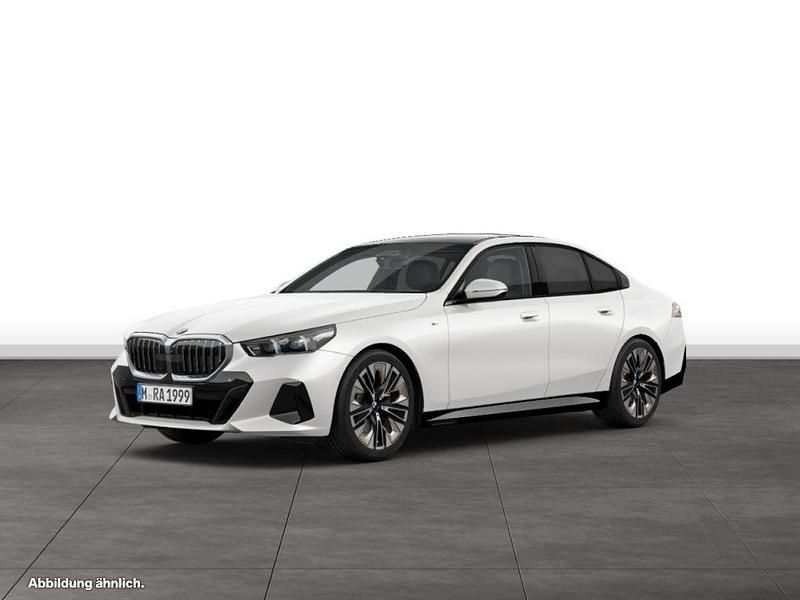 Weiß Gebraucht 2025 BMW 540 Limousine | 71.707 € (Fairer Preis) - Bild 1/1