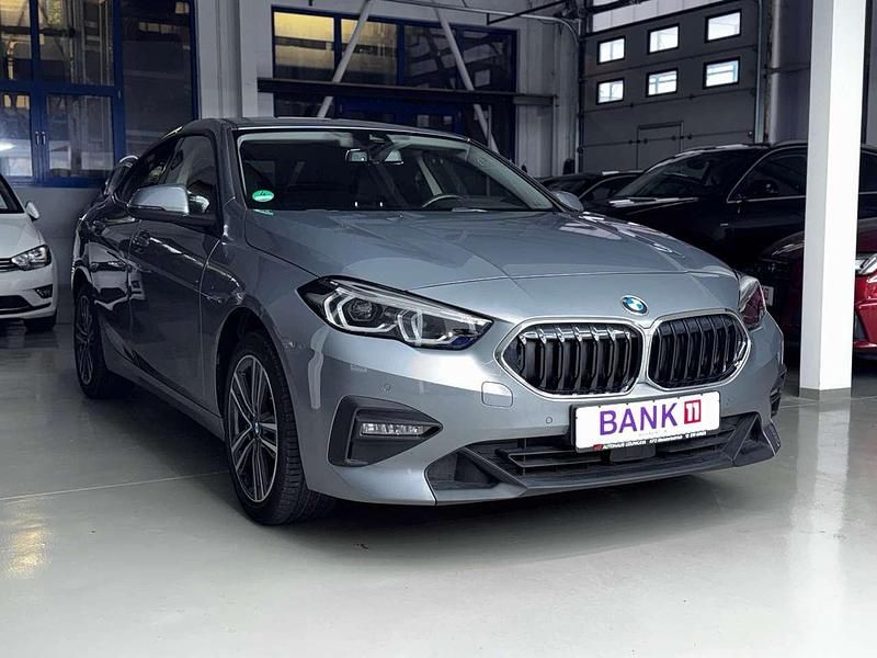 Gebraucht BMW 218 Advantage 136 PS (100 kW) 2024 Skyscraper grau Limousine