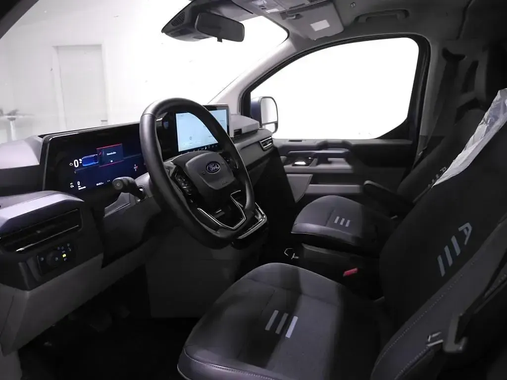 Gebraucht Ford Tourneo Active 232 PS (170 kW) 2025 Blau Van / Kleinbus