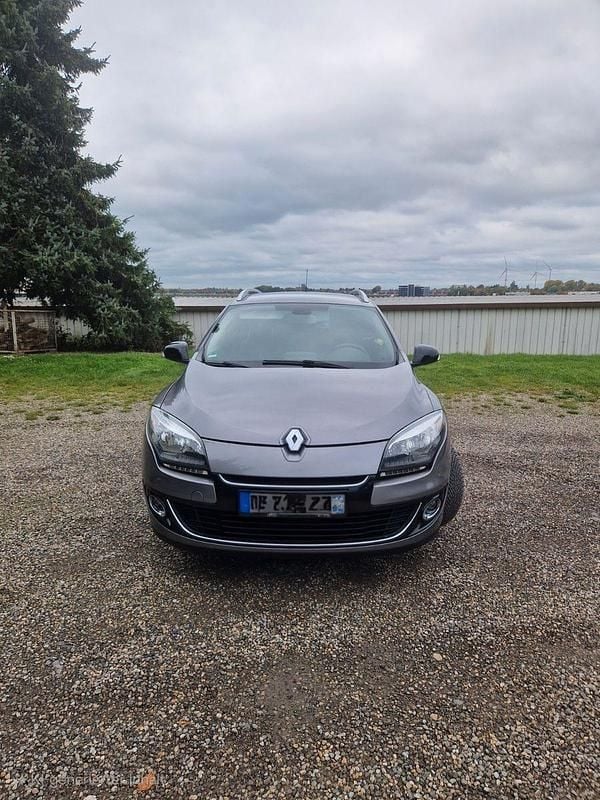Schwarz Gebraucht 2012 Renault Mégane GrandTour Bose Edition Kombi | 3.750 € (Fairer Preis) - Bild 1/4