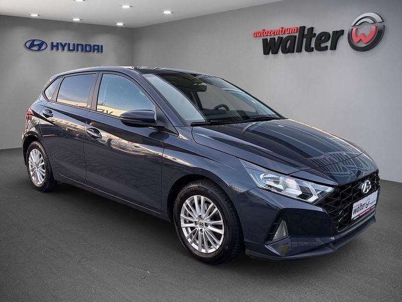Gebraucht Hyundai i20 101 PS (74 kW) 2022 Grau Limousine