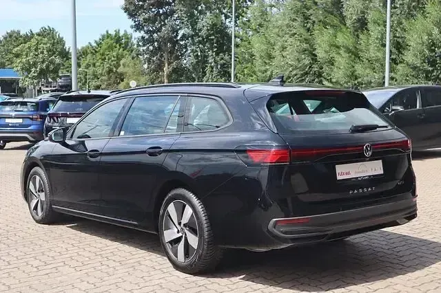 Gebraucht VW Passat 150 PS (110 kW) 2025 Schwarz Kombi