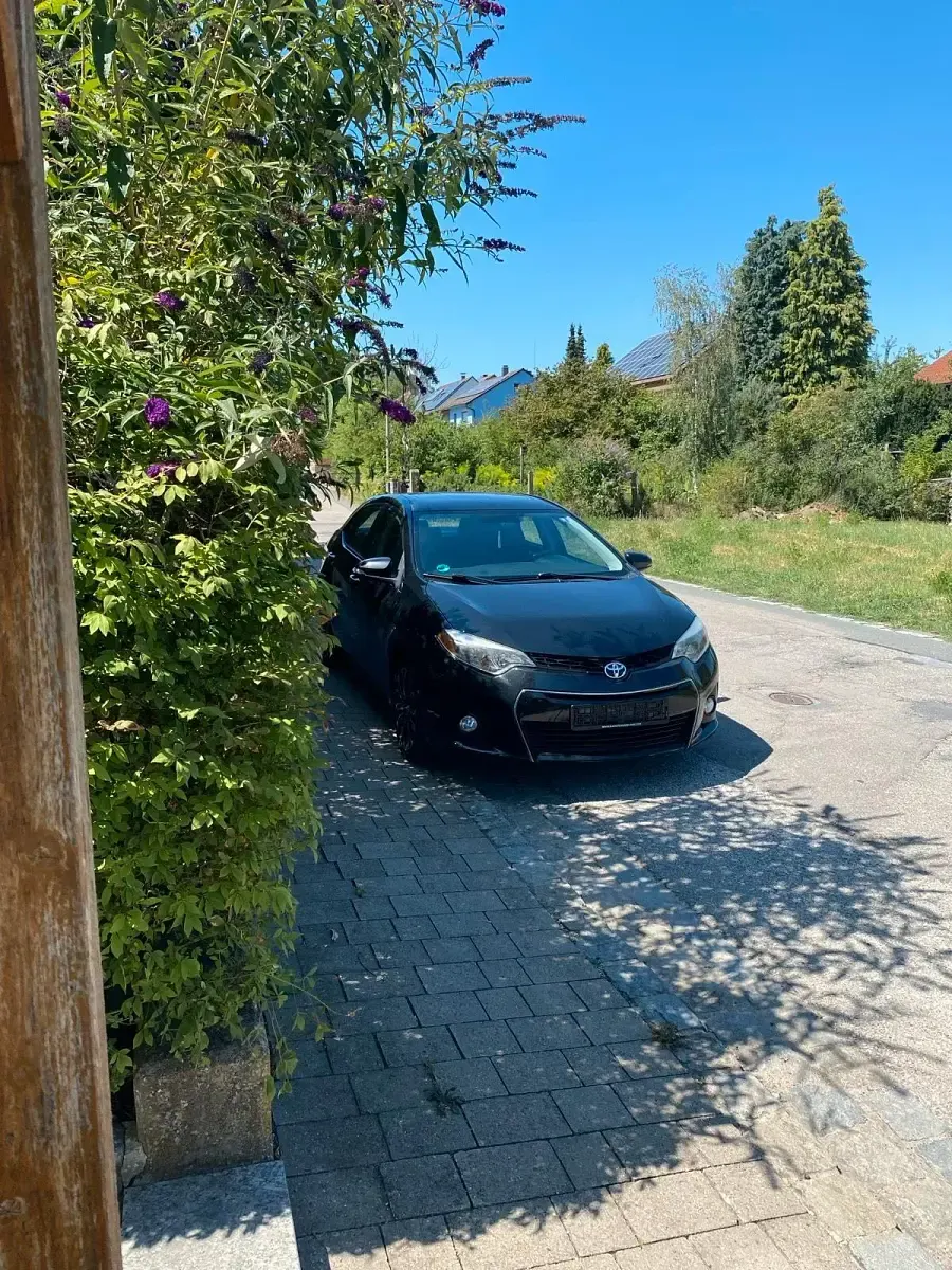 Gebraucht Toyota Corolla 142 PS (104 kW) 2016 Schwarz Limousine