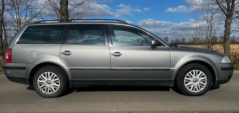 Gebraucht VW Passat 131 PS (96 kW) 2002 Grau Kombi