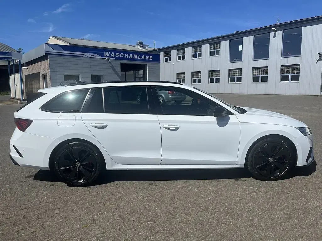 Gebraucht Skoda Octavia First Edition 245 PS (180 kW) 2021 Weiß Limousine