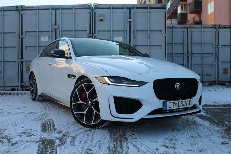 Gebraucht Jaguar XE R-Dynamic 300 PS (220 kW) 2024 Weiß Limousine