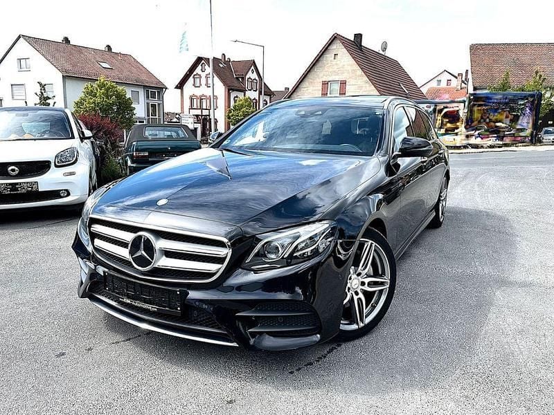 Schwarz Gebraucht 2017 Mercedes E220 AMG Limousine | 27.350 € (Etwas zu teuer) - Bild 1/4