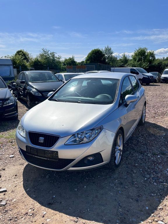 Silber Gebraucht 2010 Seat Ibiza Sport Limousine | 4.199 € (Guter Preis) - Bild 1/4