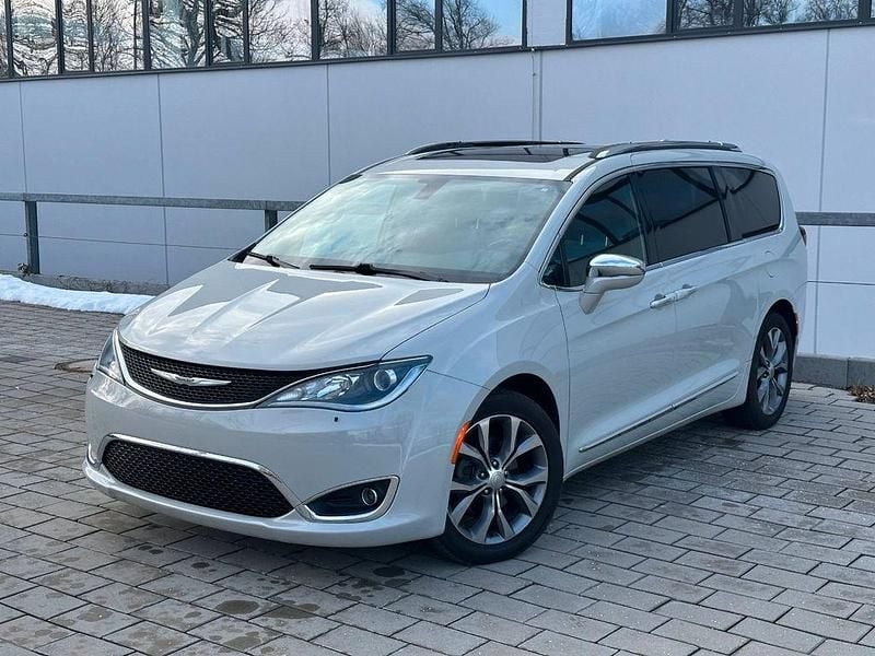 Weiß Gebraucht 2020 Chrysler Pacifica Limited Van / Kleinbus | 27.000 € (Guter Preis) - Bild 1/4