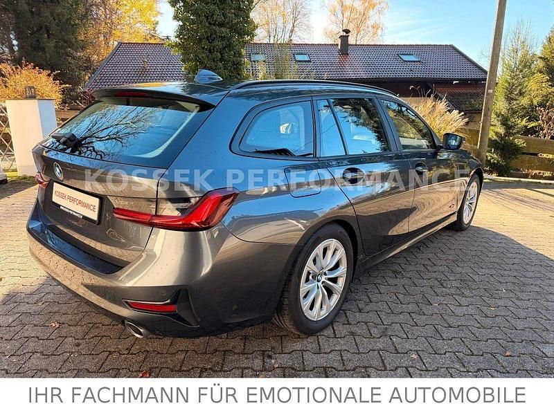 Gebraucht BMW 320 Advantage 190 PS (139 kW) 2022 Grau Kombi