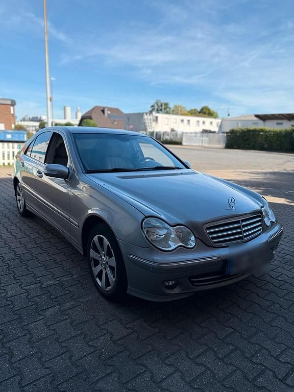 Gebraucht Mercedes C180 145 PS (106 kW) 2006 Silber Limousine