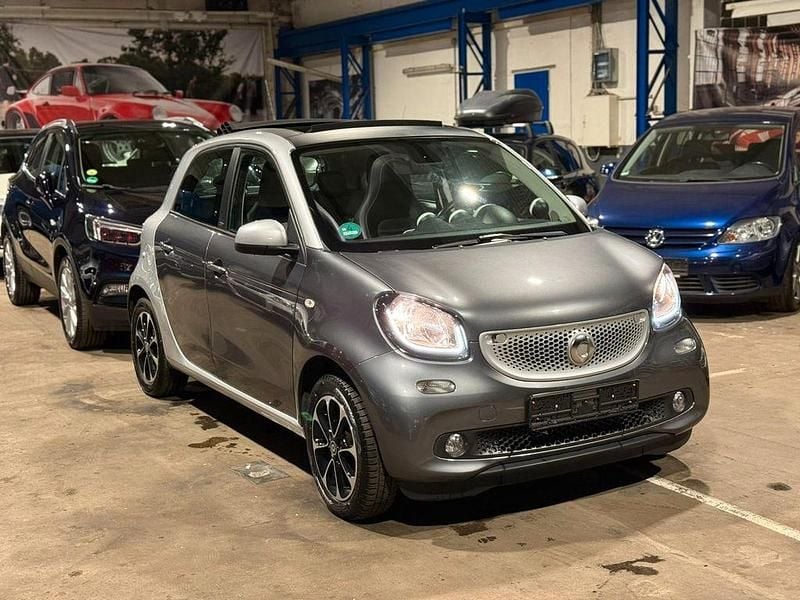 Usata Smart ForFour Basis 71 CV (52 kW) 2014 Argento Utilitaria