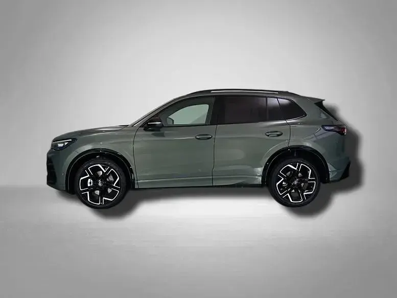 Neu VW Tiguan R-line 204 PS (150 kW) 2025 Cipressinogrün metallic SUV