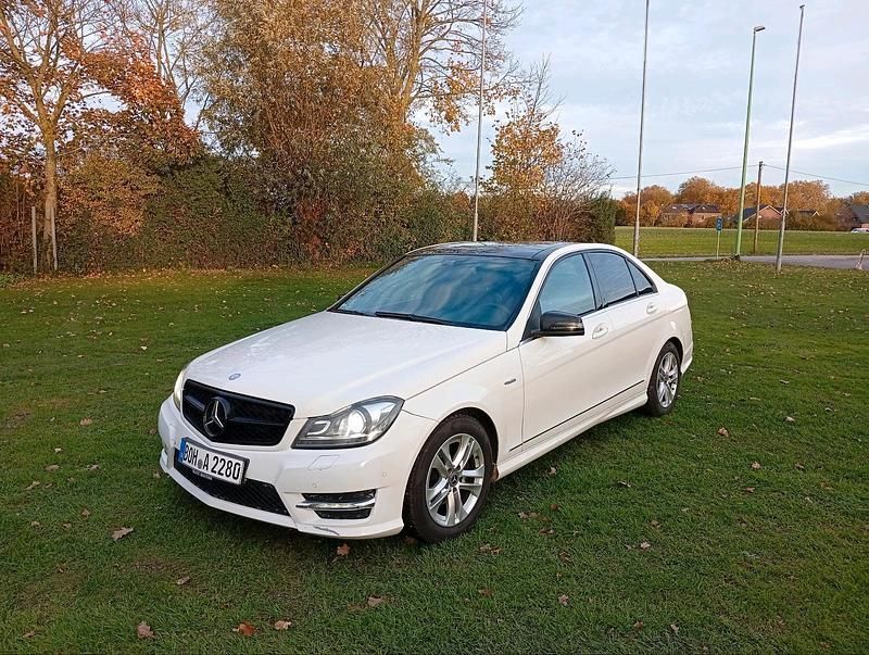 Gebraucht Mercedes C180 AMG 2011 Weiß Limousine