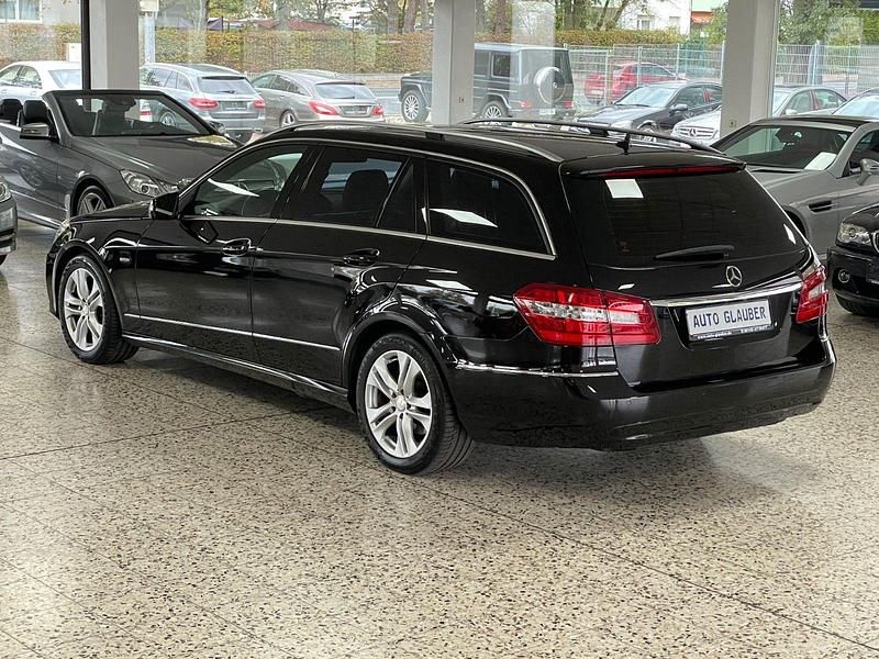 Gebraucht Mercedes E200 136 PS (100 kW) 2010 Schwarz Kombi