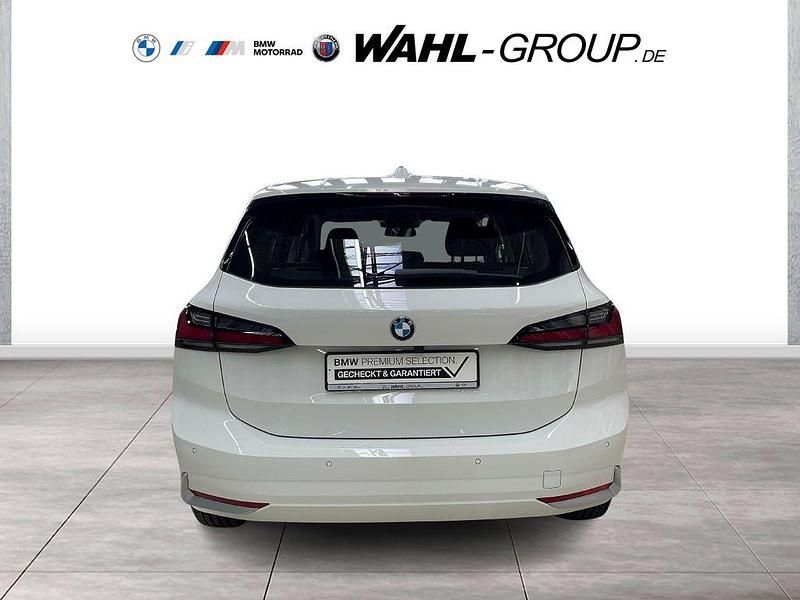 Gebraucht BMW 218 Active Tourer Performance 150 PS (110 kW) 2023 Weiß Van / Kleinbus