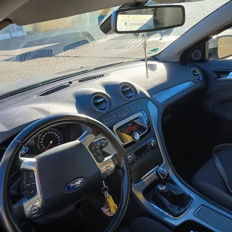 Używany Ford Mondeo Titanium 160 KM (117 kW) 2012 Brązowy Sedan/Limuzyna